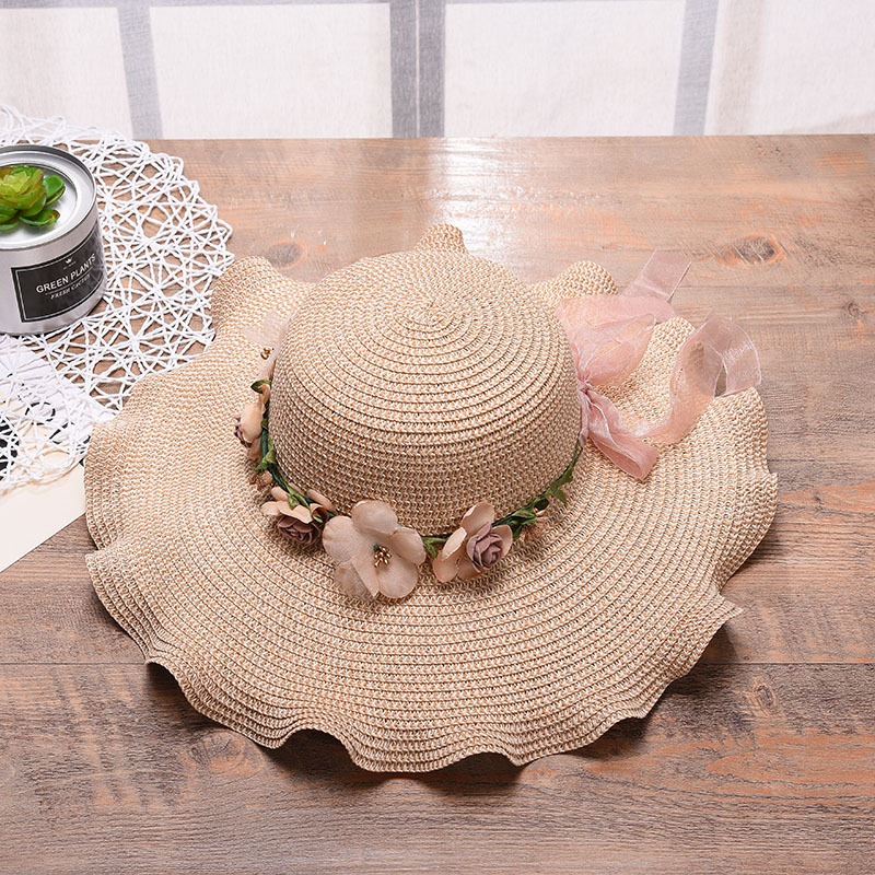 Mũ đi biển vành rộng có vòng hoa dễ thương