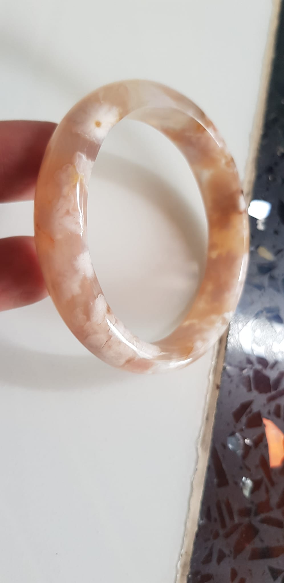 VÒNG Tay Nữ Bản Hẹ Đá Mã Não Bông Hoa Tuyết đều bóng đẹp Vòng Ni 53mm x Cao 12mm x dầy 7mm Nữ cân nặng 50kg - 55kg đeo ạ