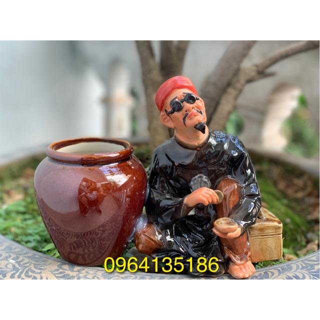 Tượng tiểu cảnh thầy bói mù bên chậu trồng cây gốm sứ Bát Tràng