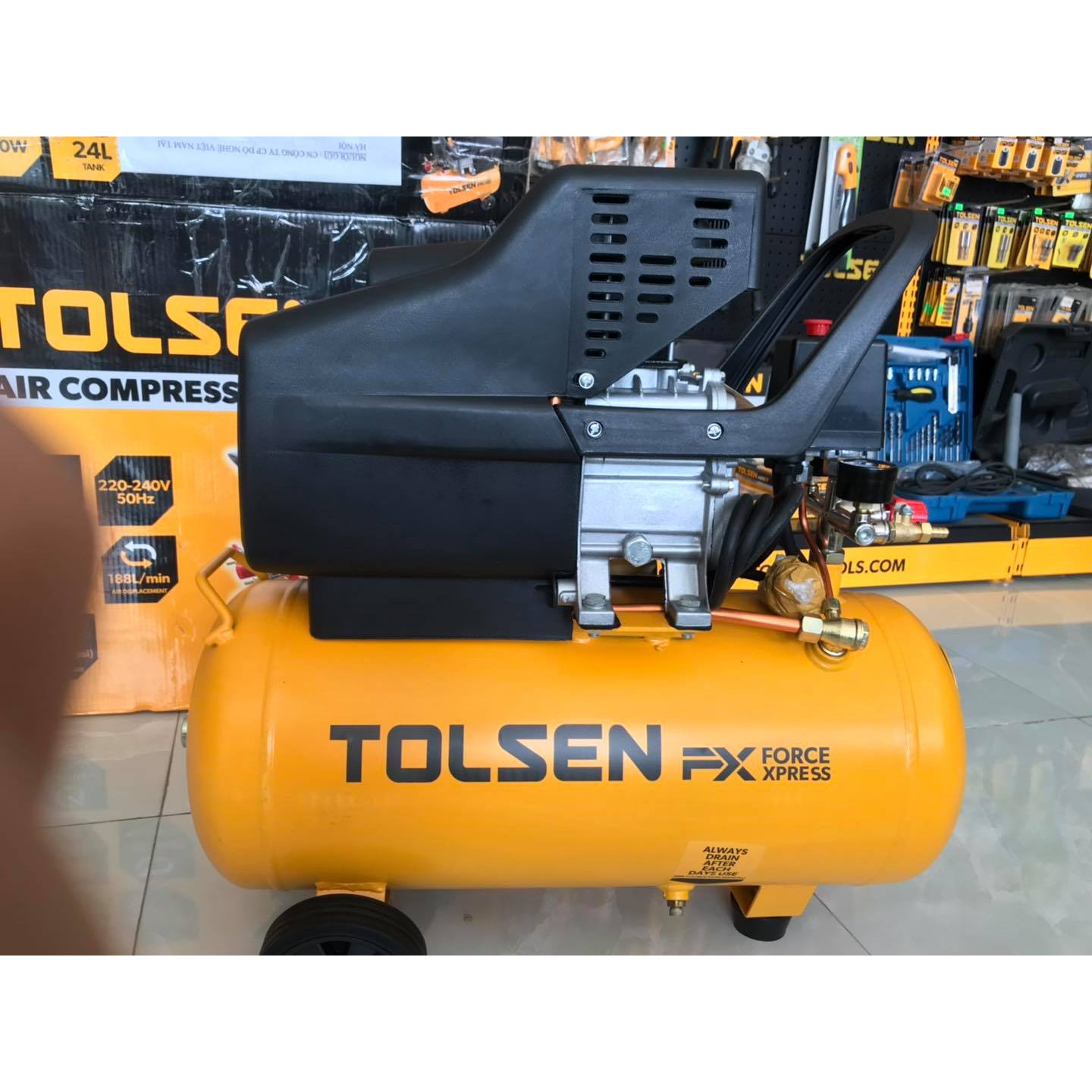 Máy nén khí có dầu 24L 1500W Tolsen 73114- Hàng chính hãng