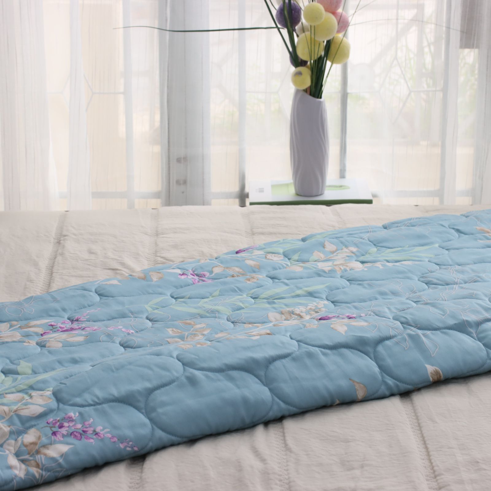 Chăn chần bông Everon chất vải Microtencel ELTP - Giao màu ngẫu nhiên