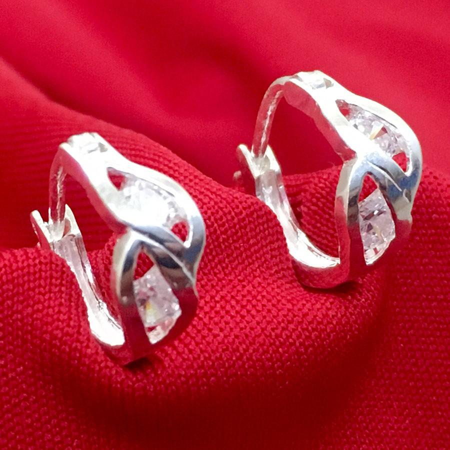 Bông tai nữ Bạc Quang Thản kiểu khuyên gắn đá cobic màu trắng đeo sát tai, chất liệu bạc thật không xi mạ.