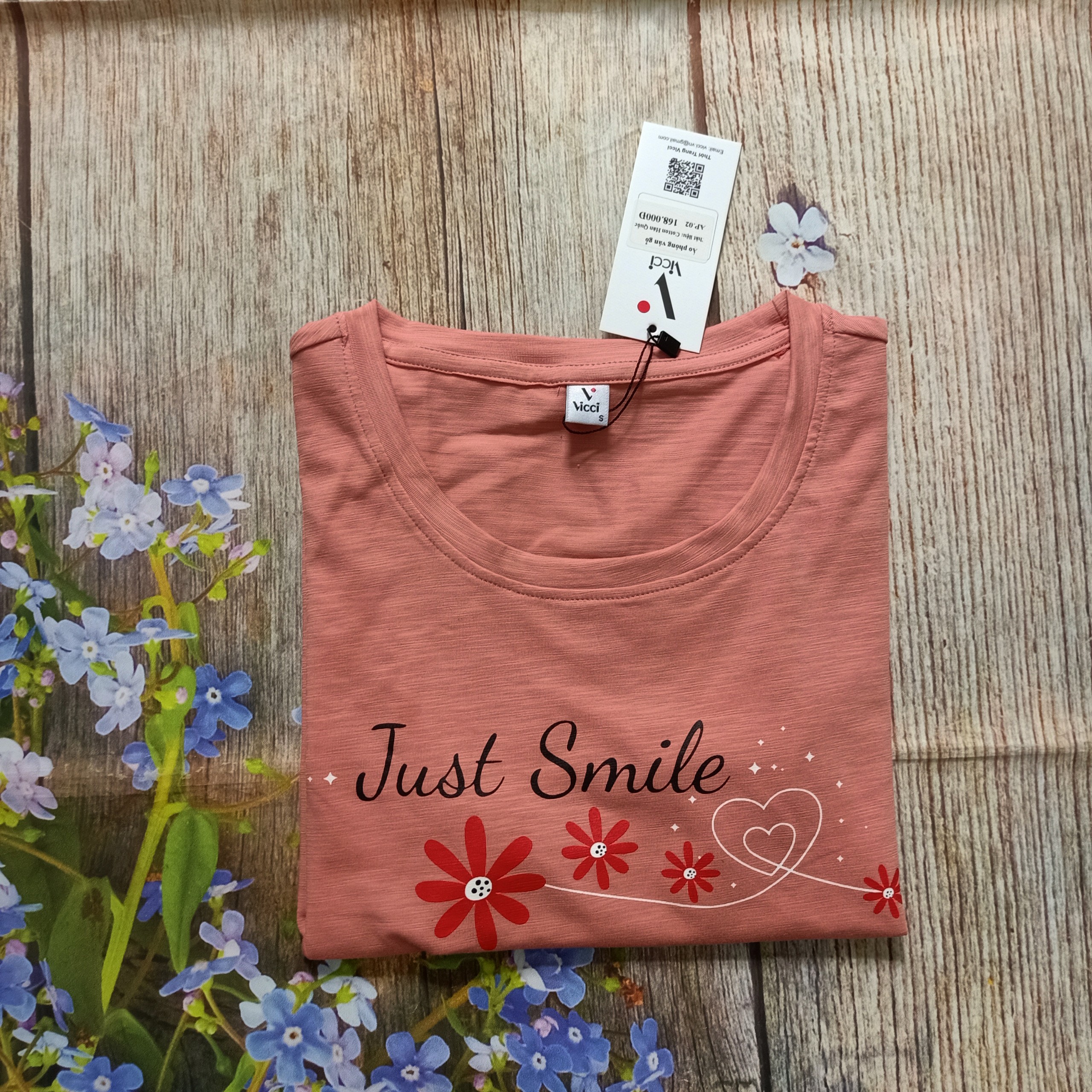 Áo phông, áo thun nữ  cộc tay Vicci AP.01.3 chất liệu cotton vân gỗ in chữ Smile