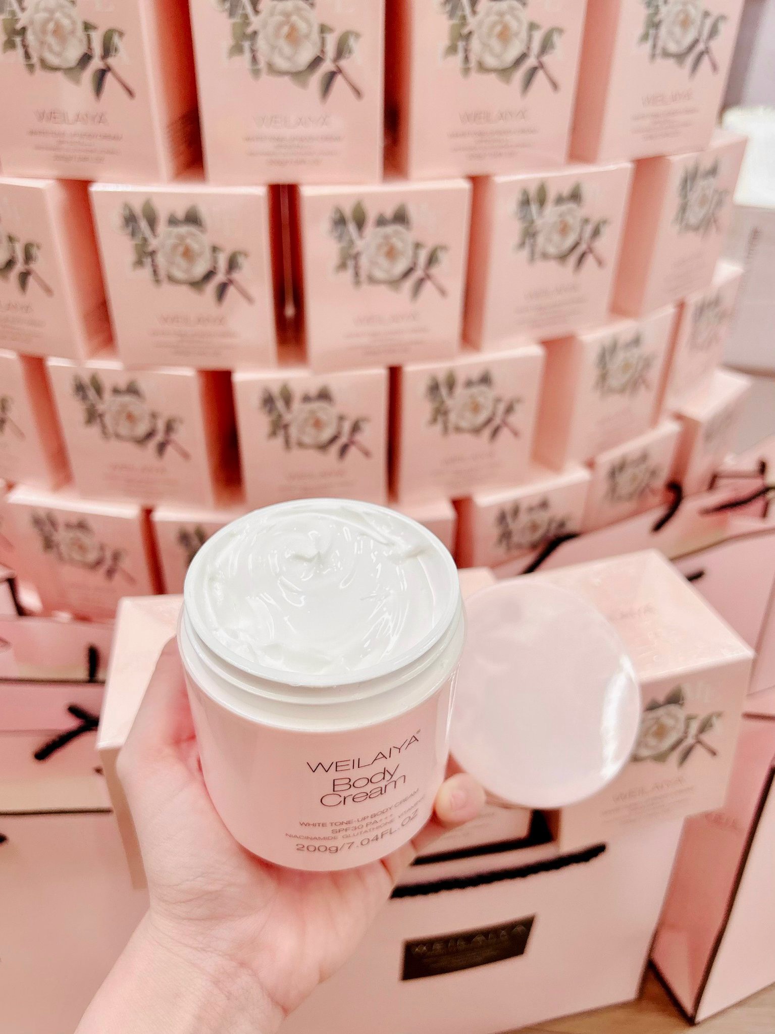 Kem Body WEILAIYA Kích Trắng Nâng Tone Bảo Vệ Da White Tone-Up Body Cream SPF30 PA+++