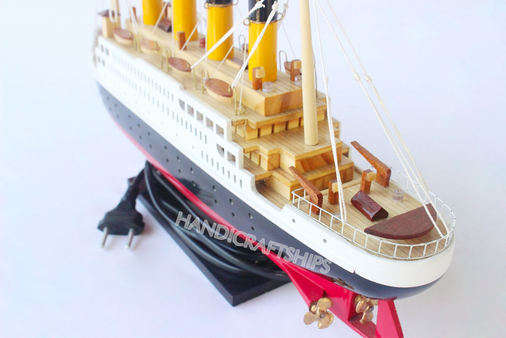 Tàu Trang Trí Titanic mô hình 40 (Có Điện)