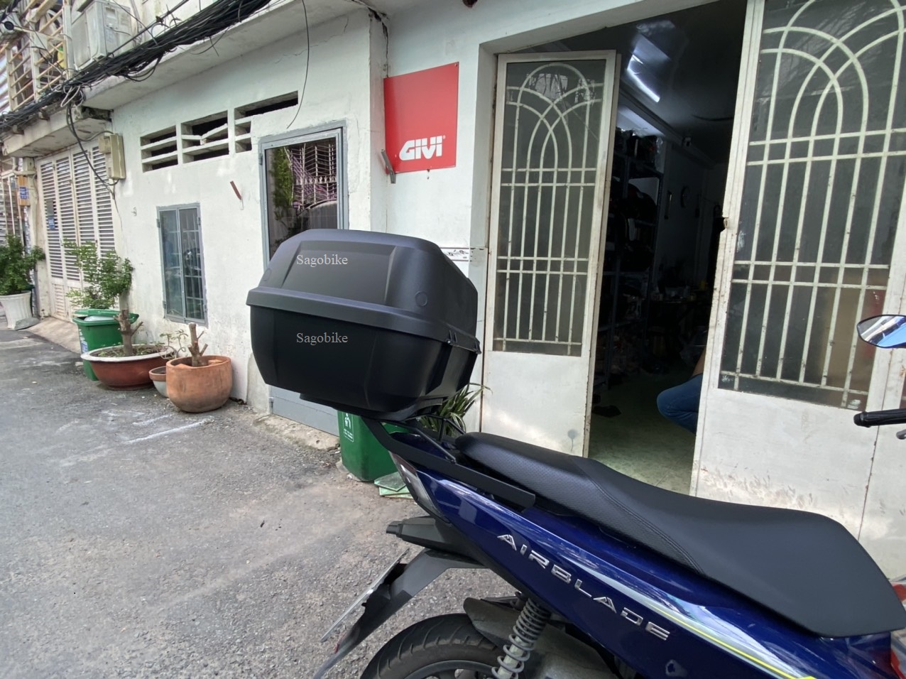 Thùng xe Airblade 2020, thùng Givi E43NTL và baga givi lắp cho xe Air Blade 150