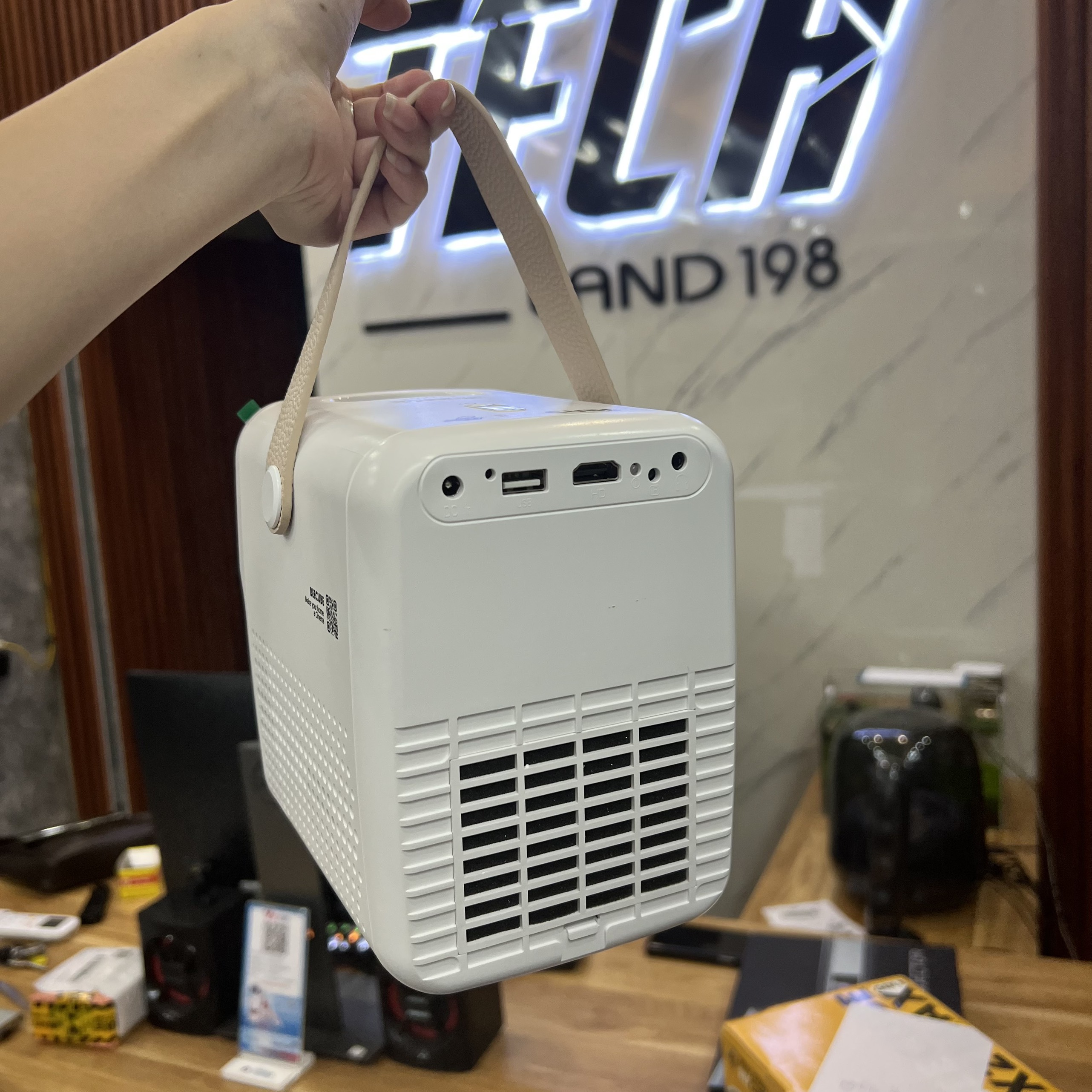 Máy Chiếu Mini BEECUBE X2 Max gen 3 FullHD 1080P HÀNG CHÍNH HÃNG