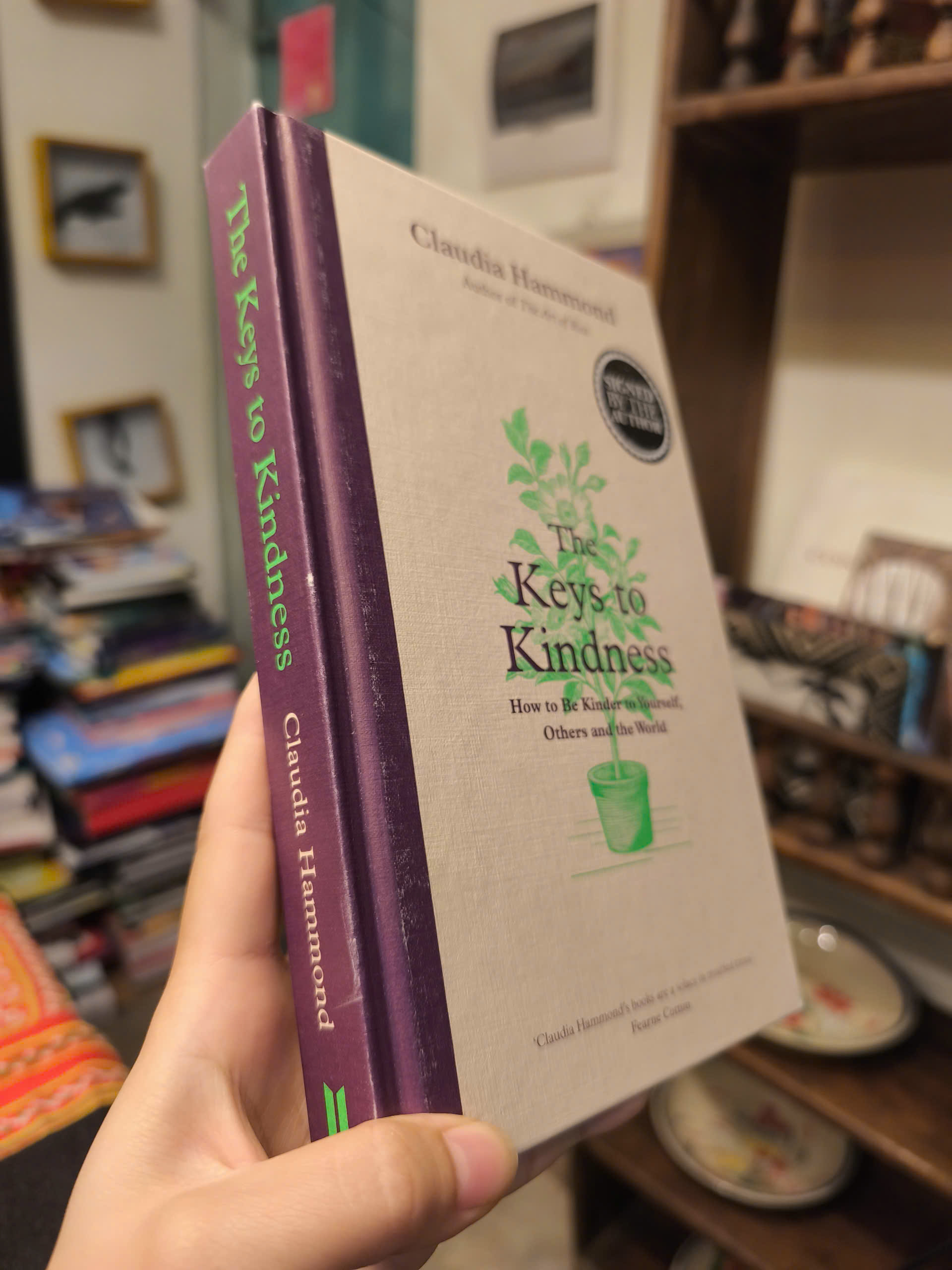 Sách - The Keys to Kindness by Claudia Hammond | Nonfiction English Self-help Book | Sách ngoại văn