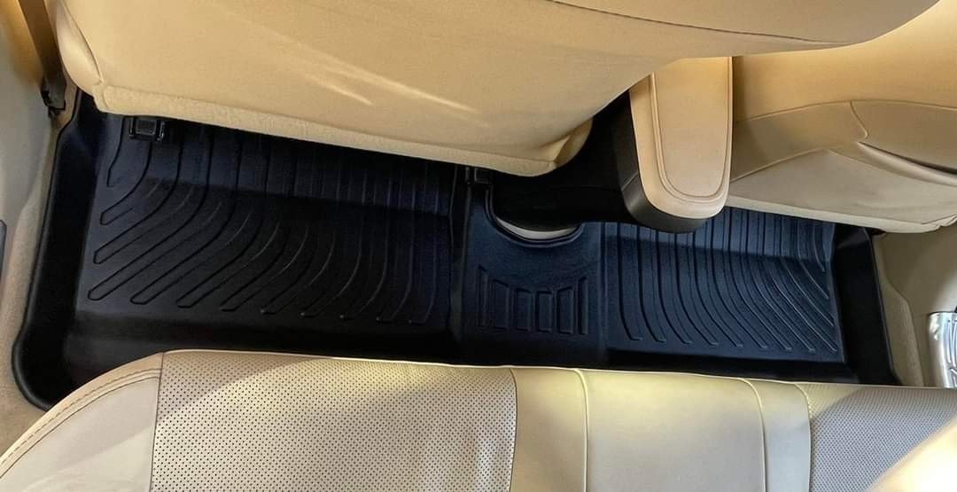 Thảm lót sàn xe ô tô Toyota Vios 2014 - nay  Nhãn hiệu Macsim chất liệu nhựa TPE màu đen loại thông thường