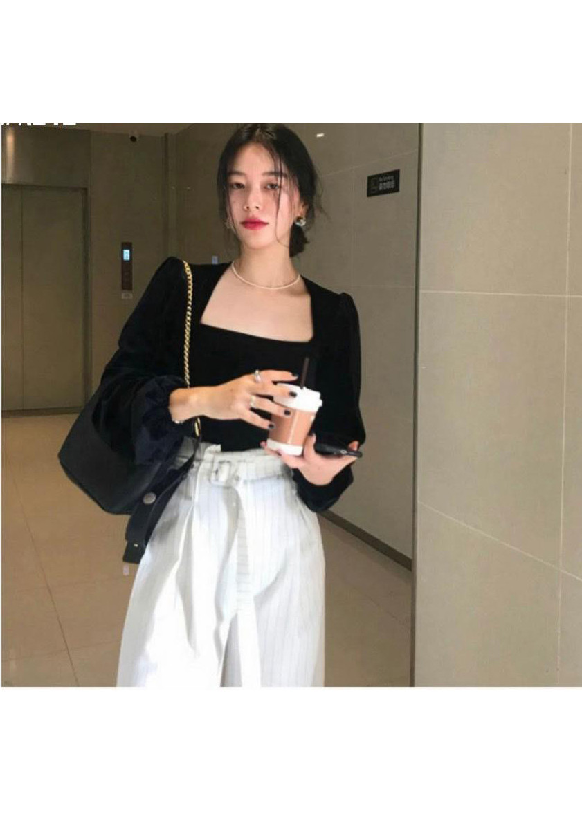Áo cổ vuông tay bồng