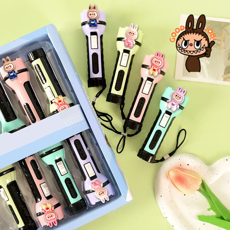 (Bán Sỉ) Đèn Pin Móc Khóa Labubu Mini Siêu Sáng Có Dây Treo Kèm Pin Tiện Lợi Cho Bé Đi Du Lịch Giã Ngoại