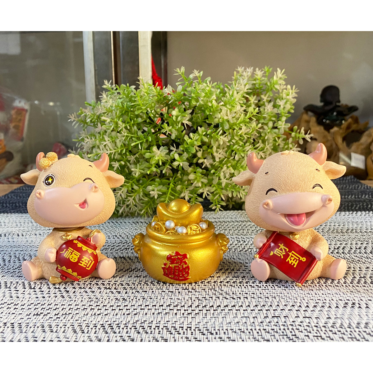 Bộ 02 tượng Trâu vàng kèm chậu vàng Chiêu Tài Tấn Lộc