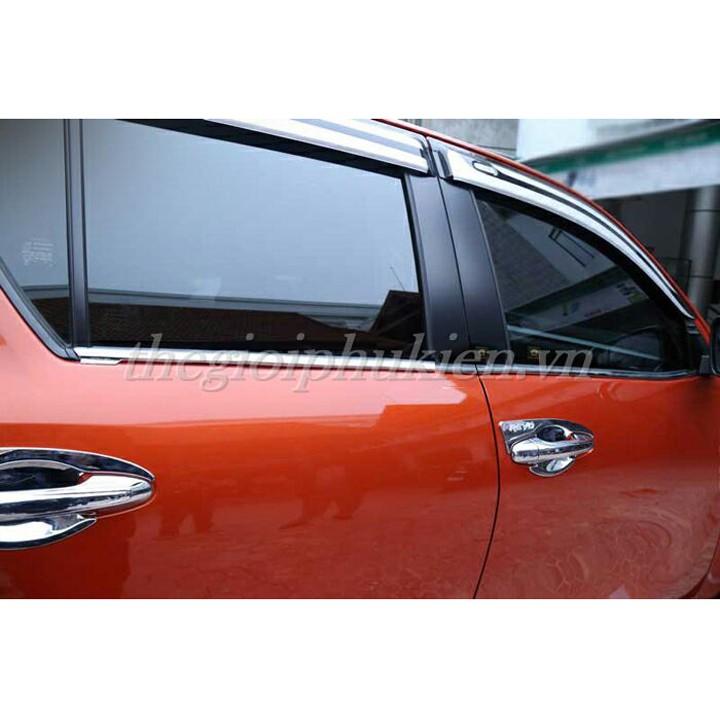 Bộ Ốp, Nẹp chân kính Toyota Hilux Revo