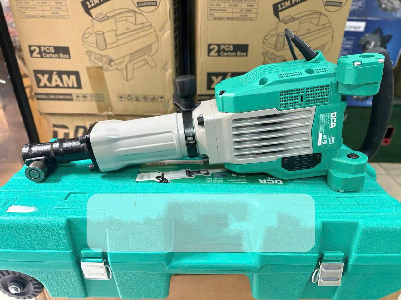 MÁY ĐỤC BÊ TÔNG 1700W AZG16 DCA- HÀNG CHÍNH HÃNG