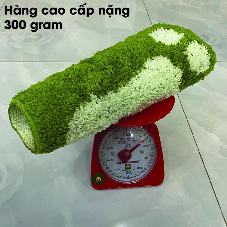 Thảm chùi chân hình bàn chân bằng len dày thấm hút nước tốt và chống trơn trượt .Có nhiều sắc màu bắt mắt