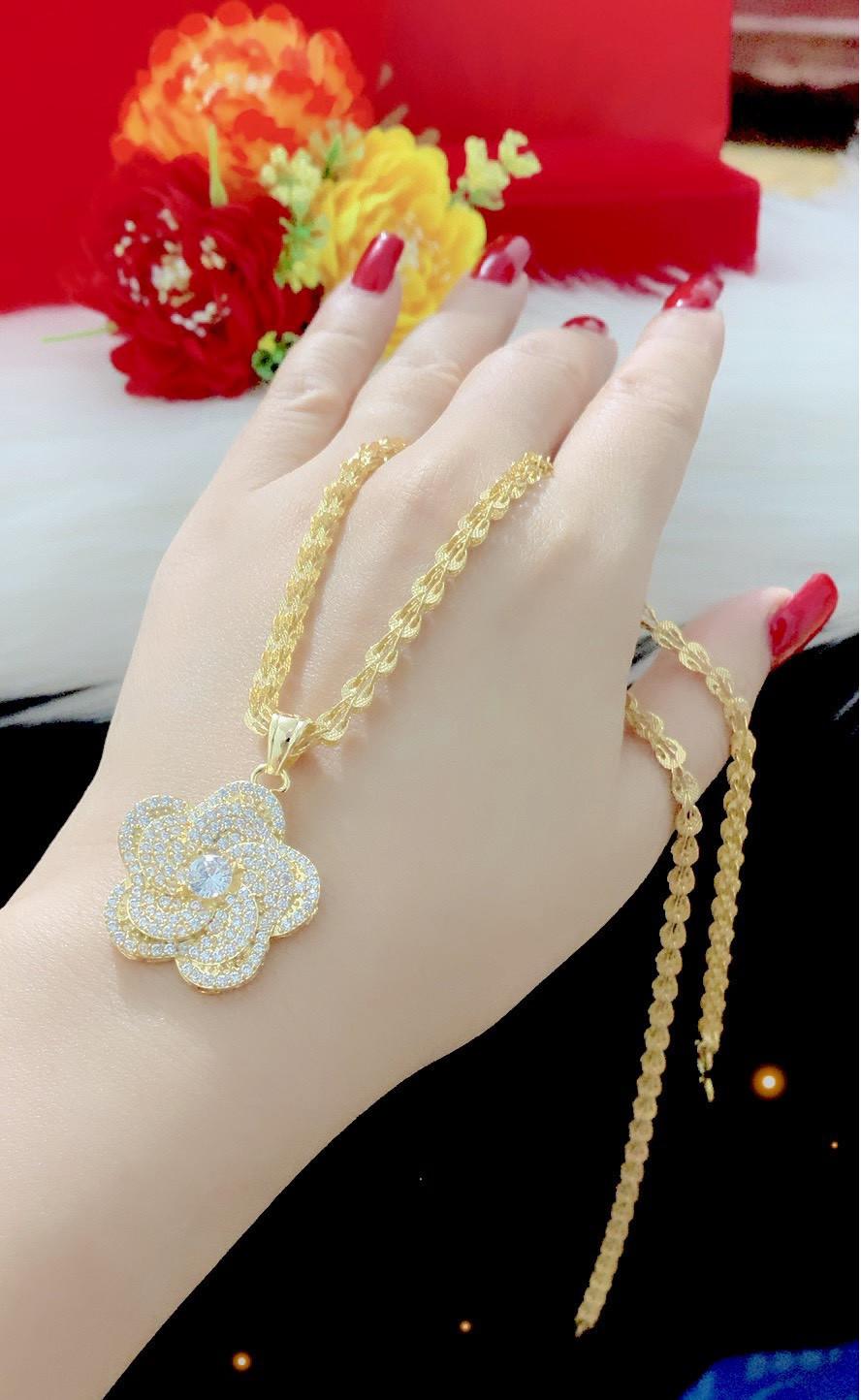 Dây chuyền nữ mặt hoa mạ 18k cao cấp