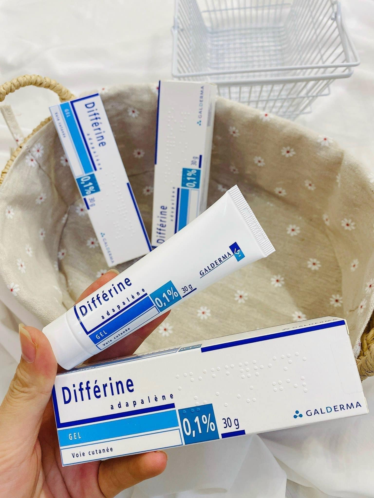 Kem hỗ trợ giảm mụn Differin Cream 0.1% Adapalene tuýp 30 gram