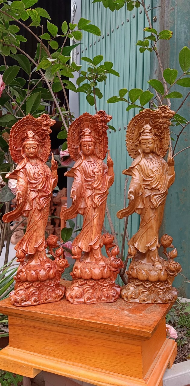 Tượng phật bà quan âm bồ tát bằng gỗ hương đá liền khối kt 30×9×10cm
