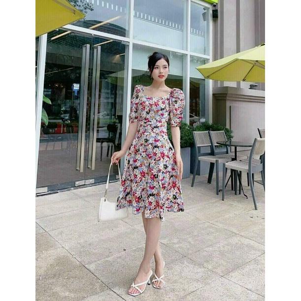 ĐẦM XOÈ LỤA HOA CỔ VUÔNG TAY PHỒNG