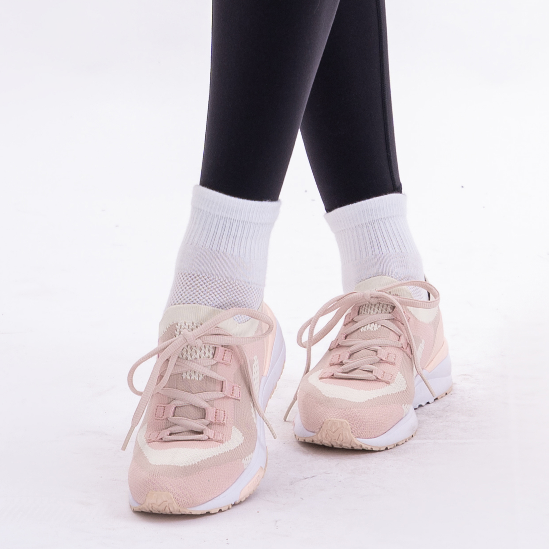 Tất thể thao cổ ngắn Hibi Sports A011 Cotton chống hôi chân, loại có đệm và bo ôm chân chống trượt