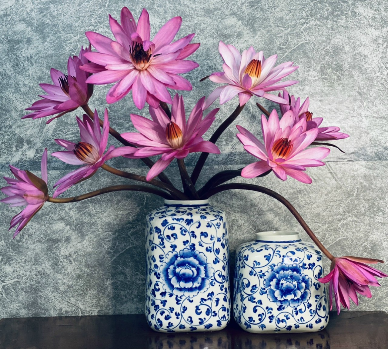 LỌ HOA DÁNG HỘP MANG PHONG CÁCH HIỆN H25,5,H19CM