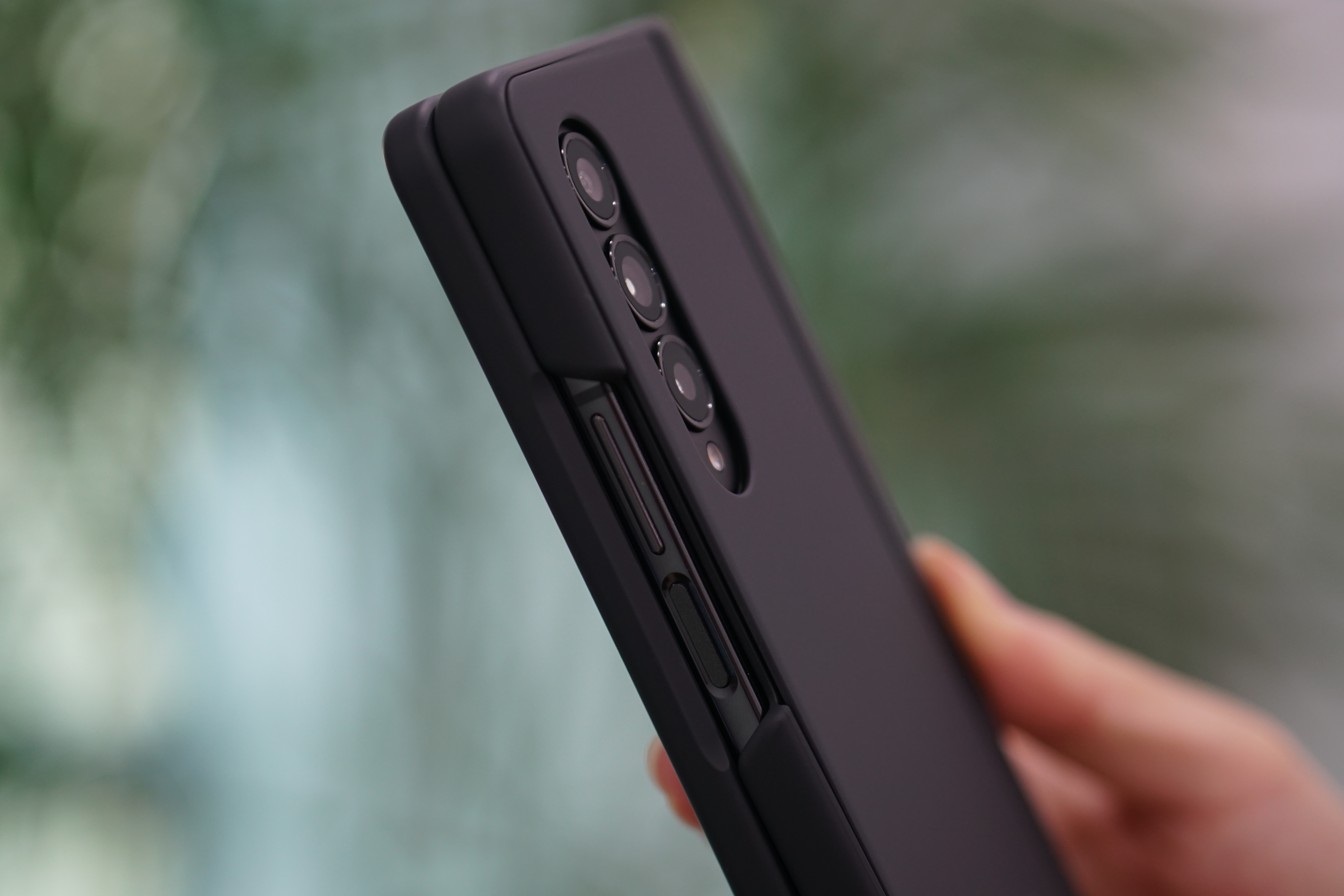 Ốp lưng Samsung Slim Fold 4 dạng đứng Màu đen - Hàng Chính hãng