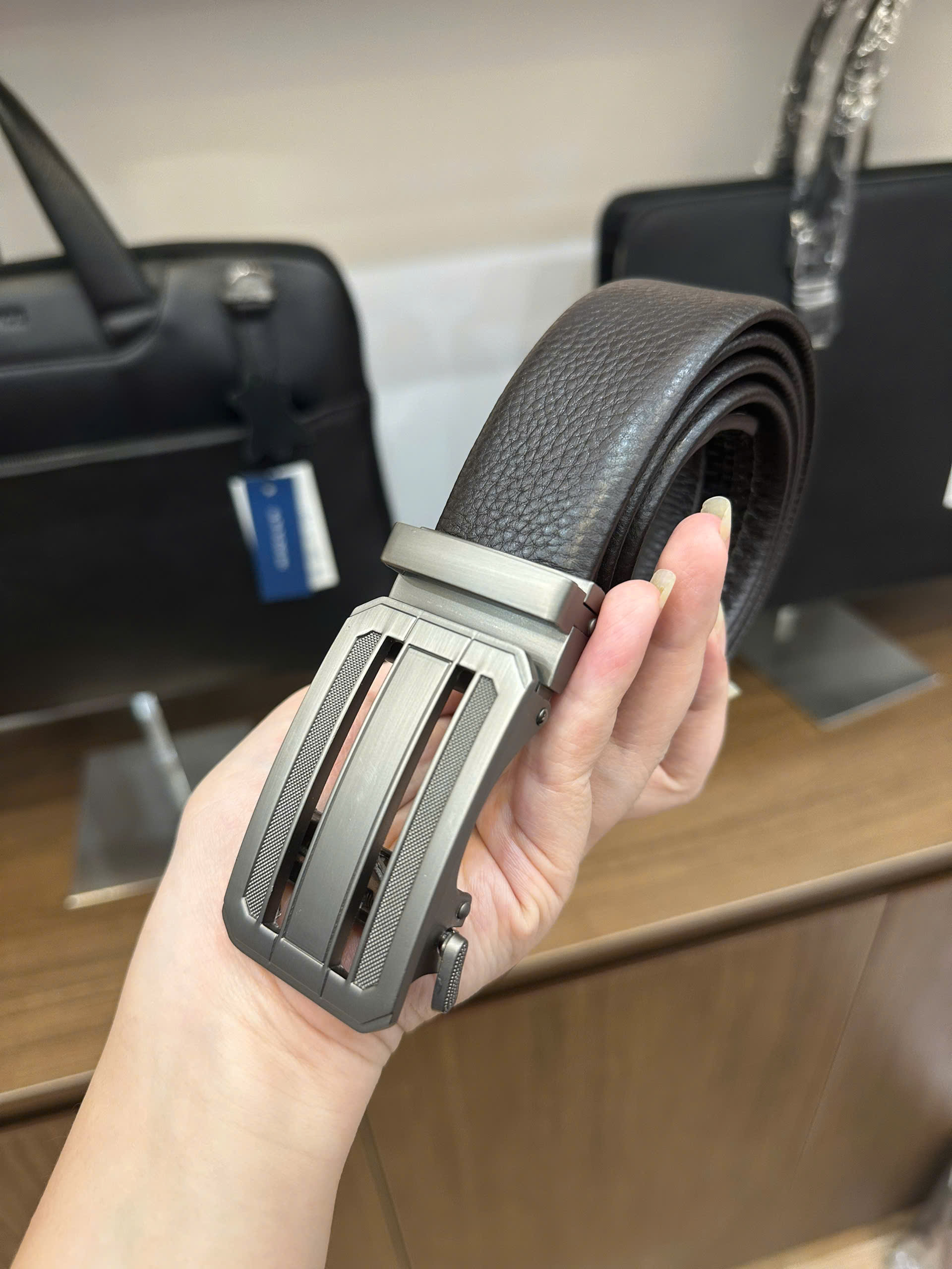 Dây Lưng Nam Thắt Lưng Da Chính Hãng GENCE LG52 Chất Liệu Da Bò Cao Cấp Màu Nâu