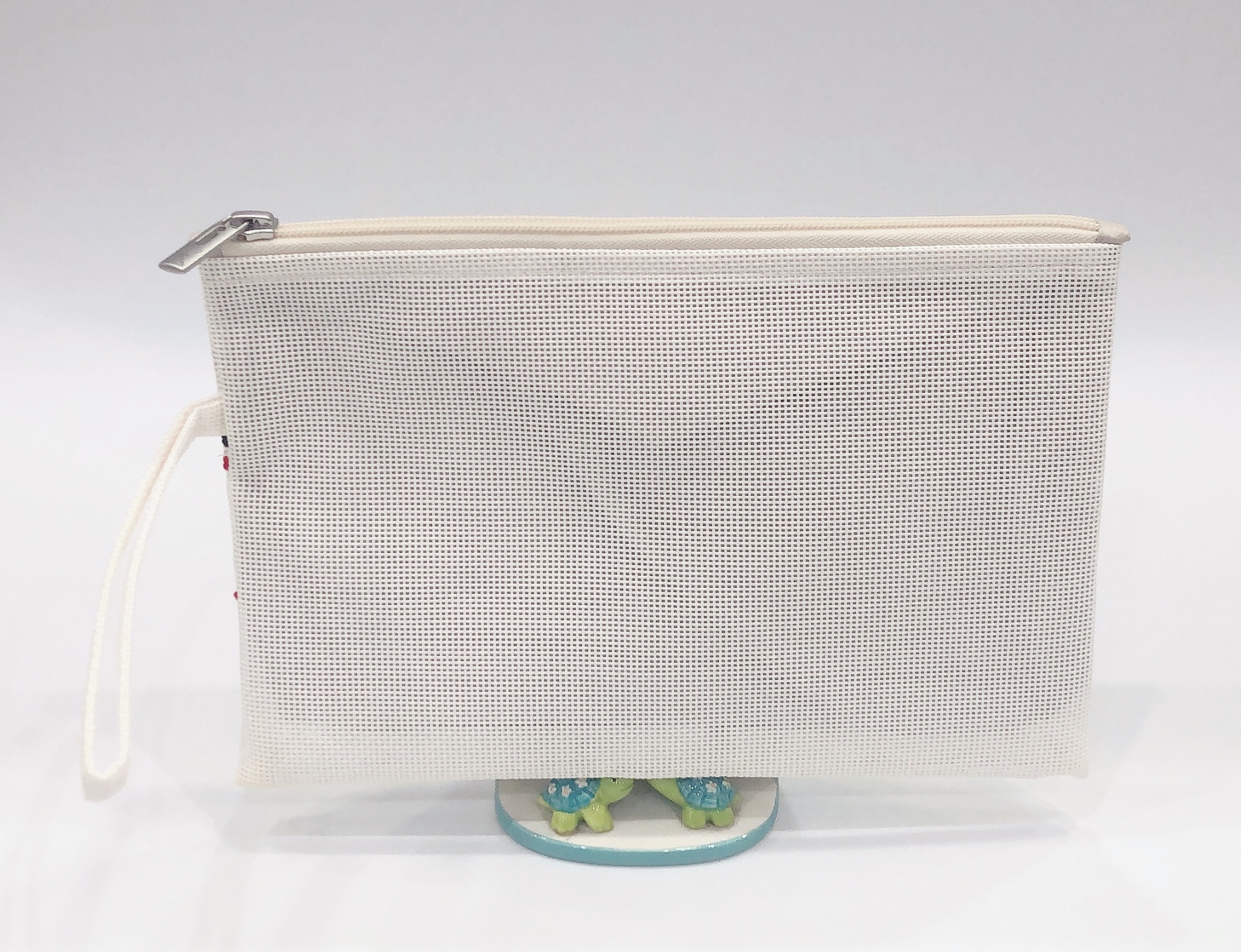 Túi lưới thêu cầm tay nữ - V Clutch 18