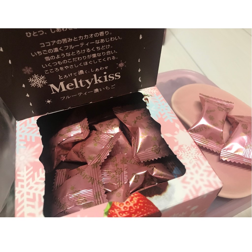 Chocolate Meiji Meltykiss vị Dâu 56gr