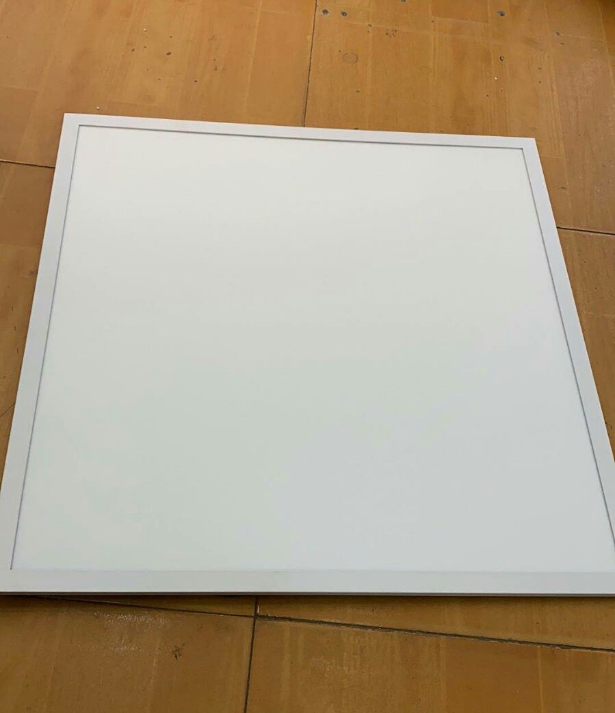 Đèn LED PANEL hộp 46W kiểu dáng hiện đại siêu mỏng.