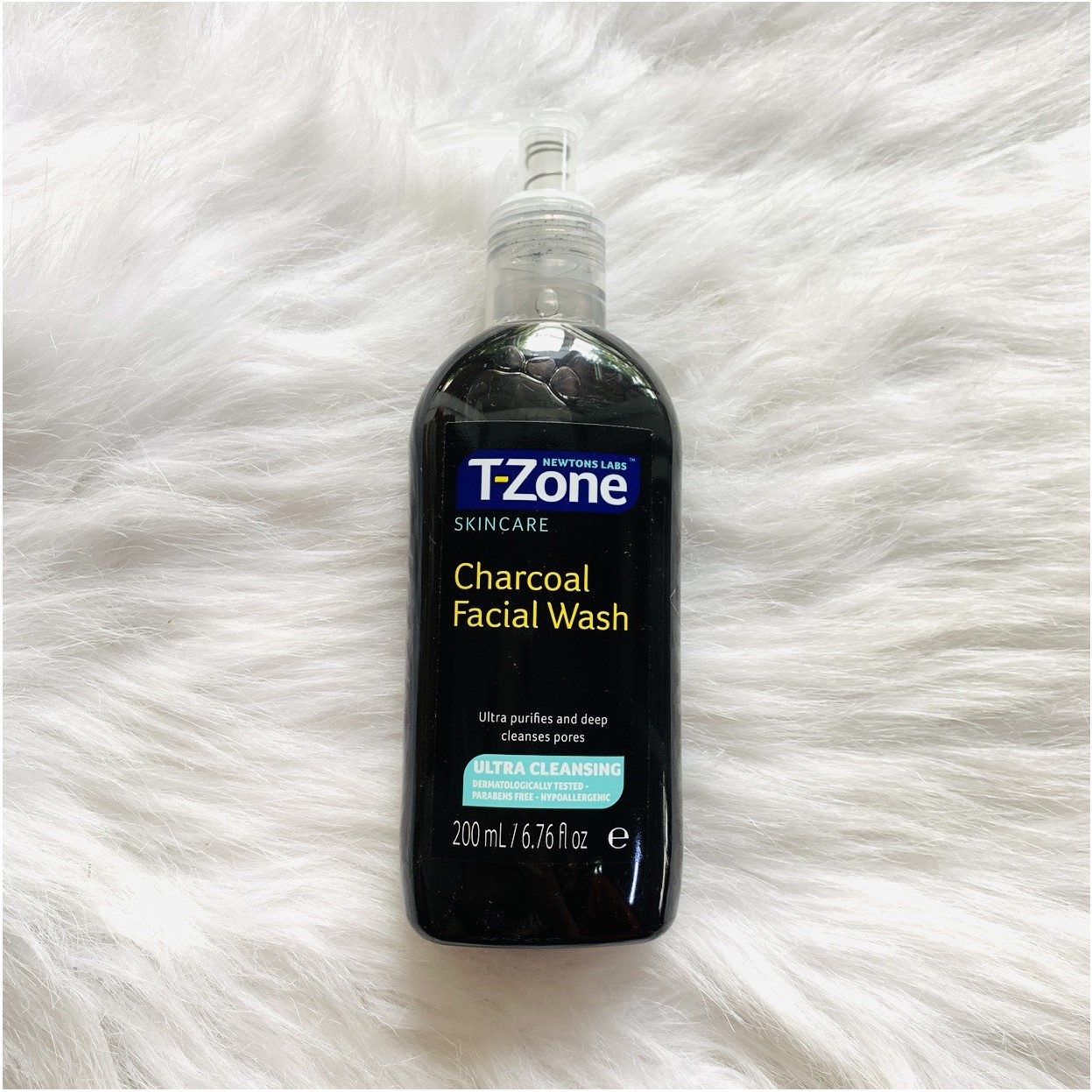 Gel Rửa Mặt Than Hoạt Tính T-Zone Skincare Charcoal Facial Wash 200ml