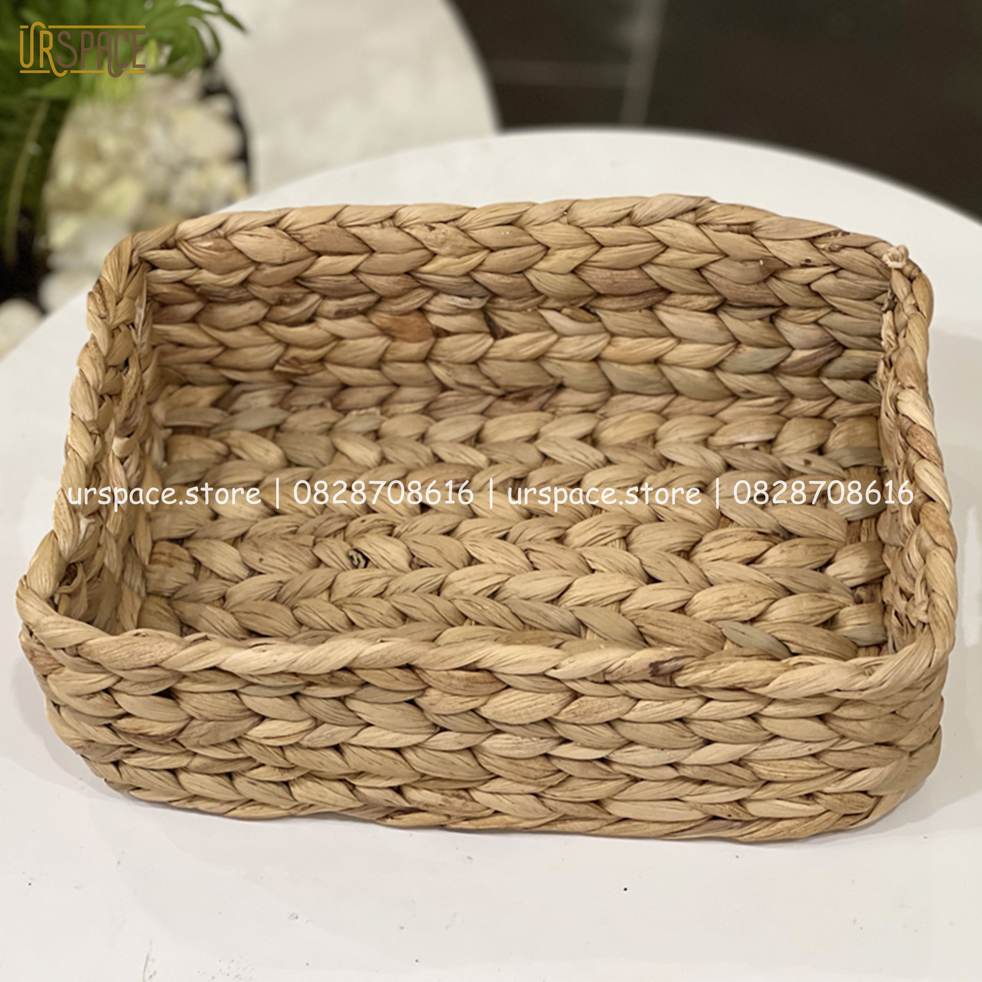 Giỏ đựng trái cây, bánh kẹo bằng lục bình thân thiện môi trường/ Hand-woven hyacinth storage tray