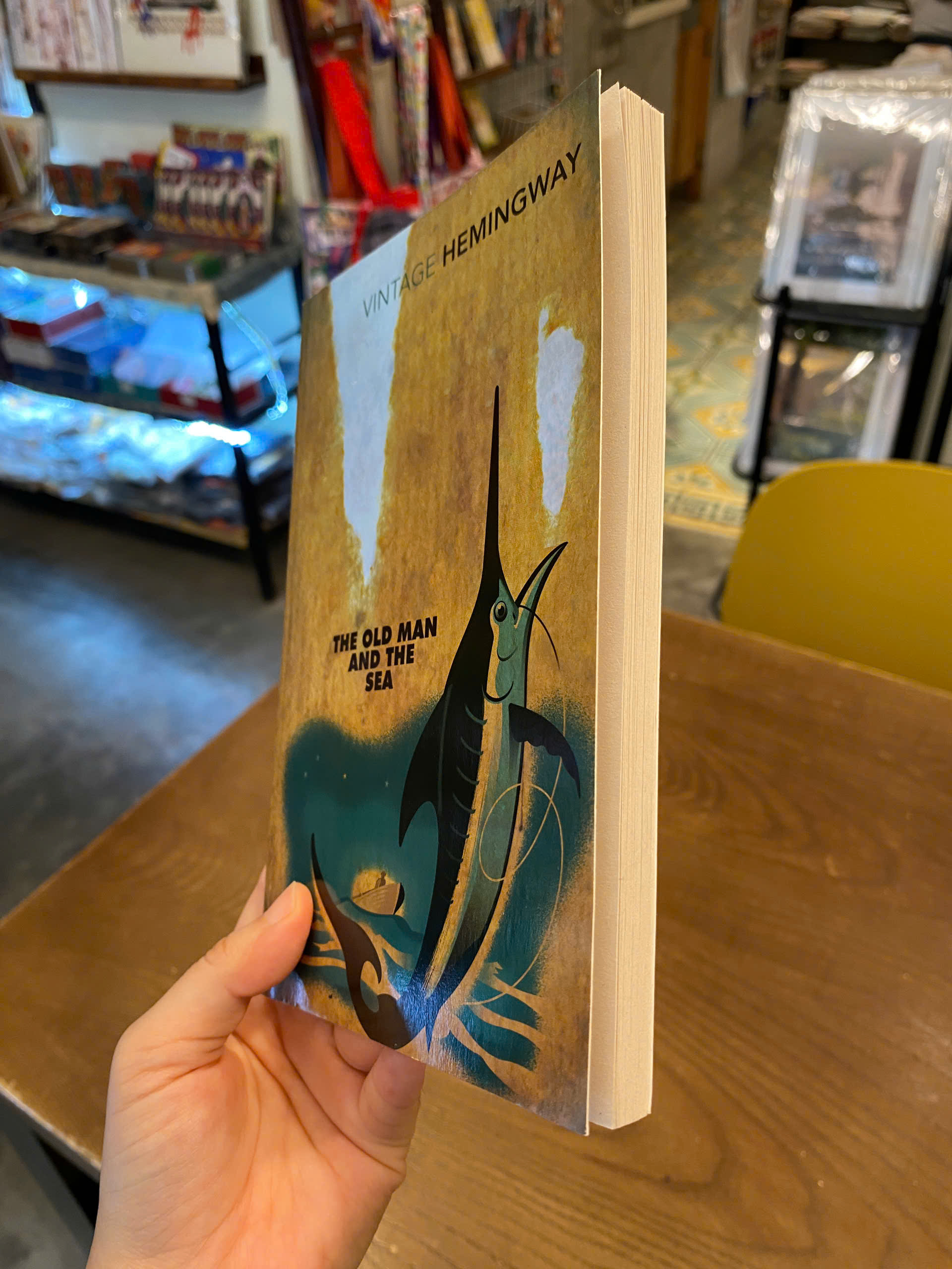 Sách - The Old Man and the Sea (Vintage Classics) by Ernest Hemingway | Classics English Fiction