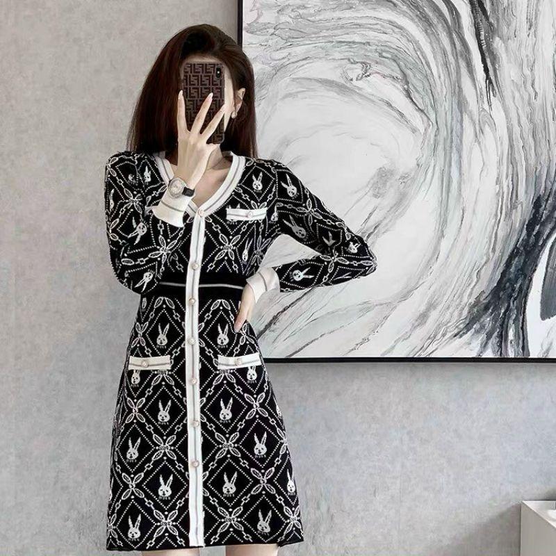 HÀNG NHẬP - ĐẦM LEN HỌA TIẾT THỎ Ô VUÔNG