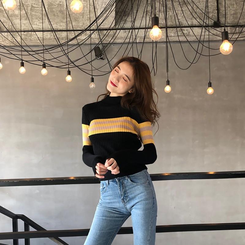 Áo thun gân tay dài dáng ôm hoạ tiết kẻ sọc