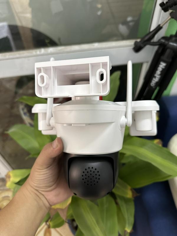 (Lỗi 1 đổi 1) Camera YOOSEE ngoài trời 4 mắt (xoay được 3 mắt), 3 màn hình độ phân giải 18MPX tích hợp 46 LED siêu nét - Hàng nhập khẩu