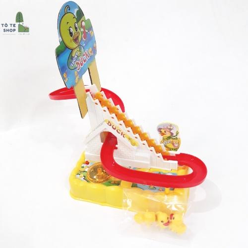 Đồ chơi vịt vàng leo thang, cầu trượt mini với những chú vịt vàng đáng yêu cho bé vui chơi thỏa thích