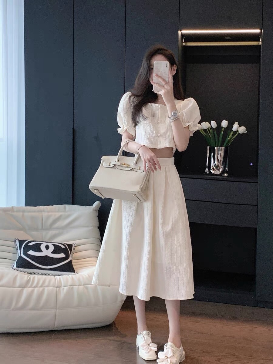 Set áo croptop trắng kèm chân váy xoè tiểu thư hàn quốc 2 mẫu