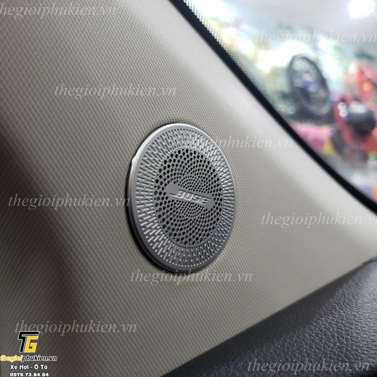 Ốp INOX trang trí, bảo vệ màng loa Kia Carnival 2022