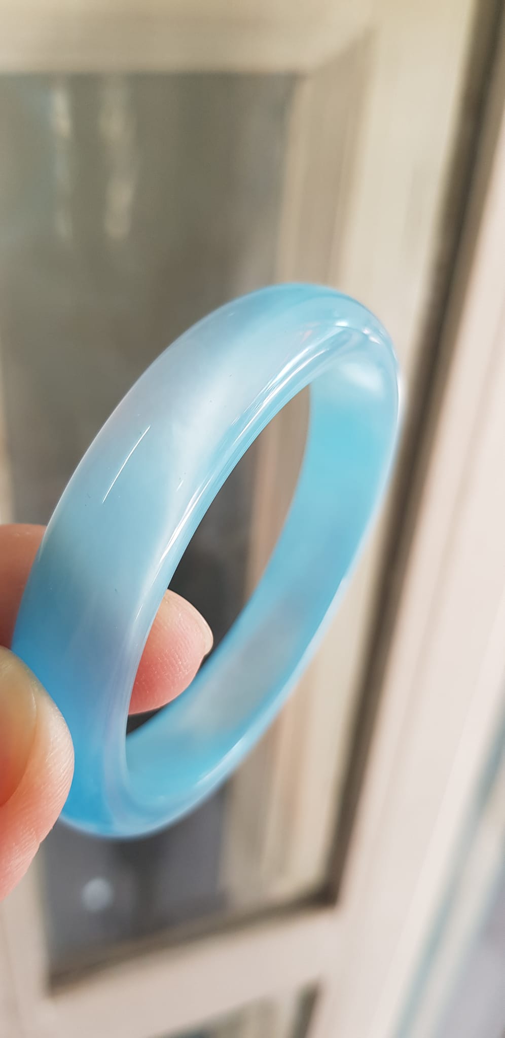 Vòng tay nữ đá mắt mèo Xanh dương nhẹ bản hẹ mới Ni 53mm x cao 12mm x dầy 6,5mm Nữ 49kg - 54kg đeo Vòng màu xanh dương nhẹ xinh tươi đẹp rẻ lắm chuẩn hợp nữ mệnh thuỷ mệnh mộc ạ