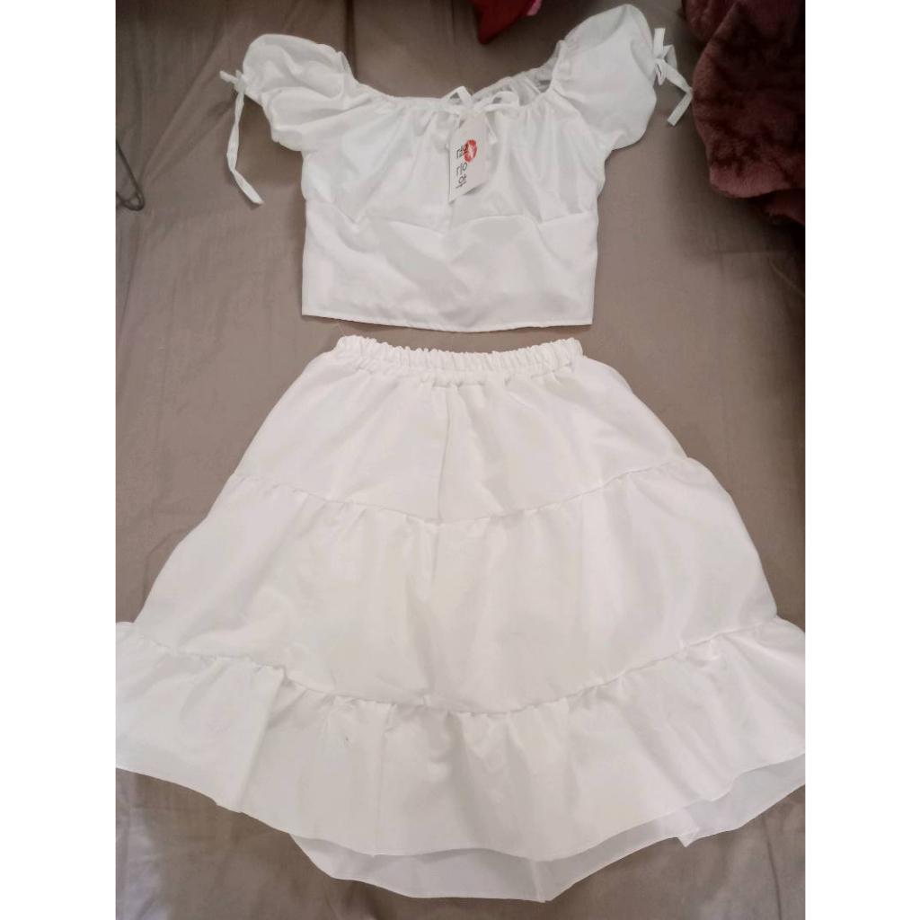 Bộ Áo Croptop Nữ Cổ Vuông Chân Váy Xòe Trắng