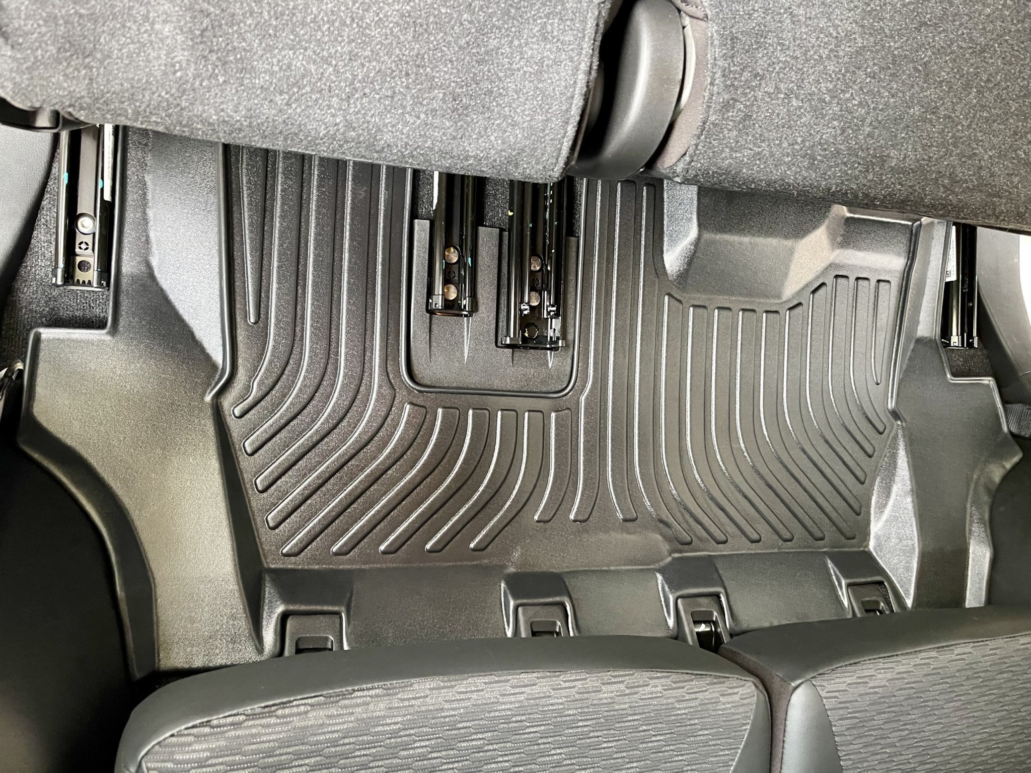 Thảm lót sàn xe ô tô Suzuki Ertiga 2018-2021 Nhãn hiệu Macsim chất liệu nhựa TPE cao cấp màu đen