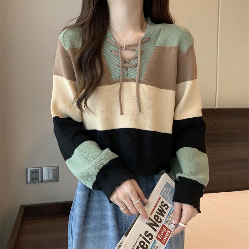 Áo len nữ Montoghi dệt kim cổ chữ V TAY DÀI có DÂY RÚT CỔ dáng rộng kẻ sọc phong cách Hàn Quốc trẻ trυng