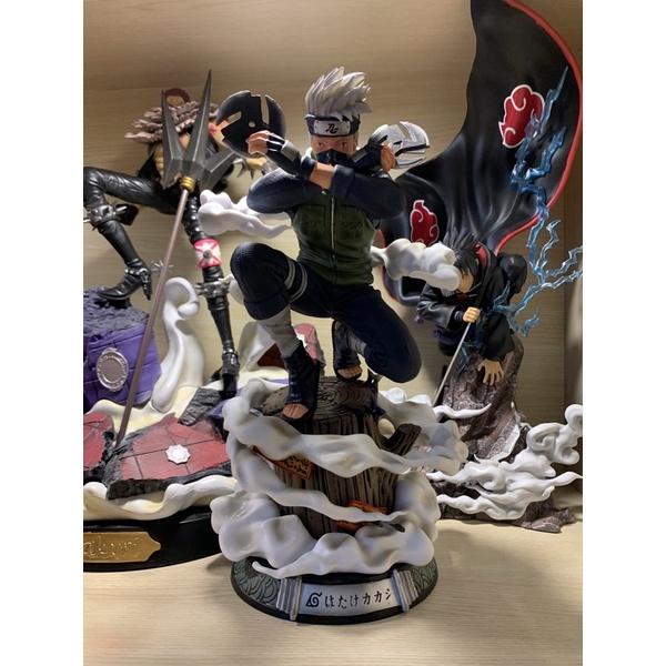 Mô Hình Figure Naruto Kakashi phóng tiêu đứng gỗ 29cm