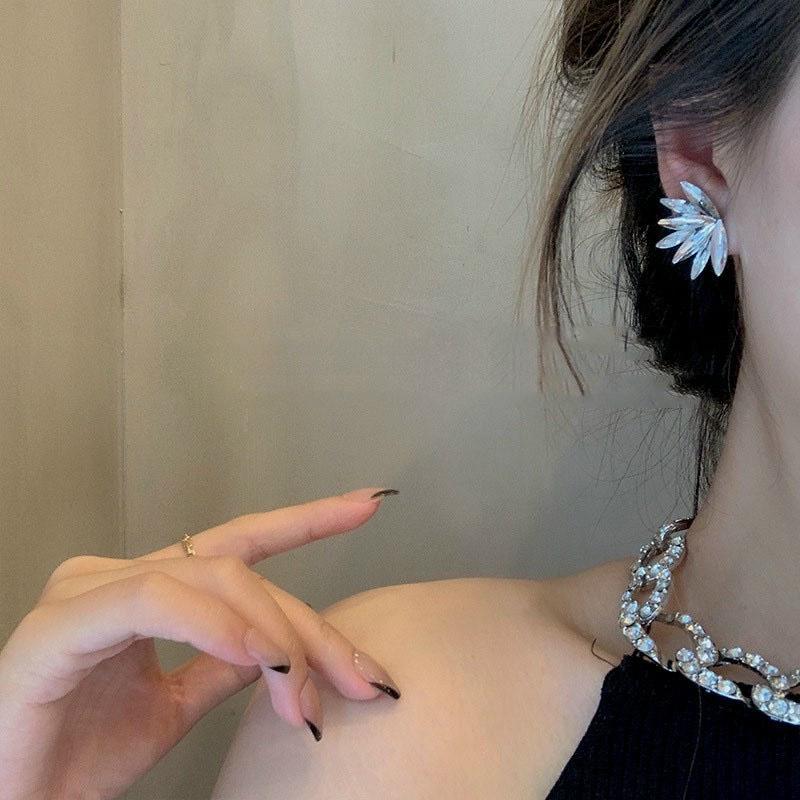 Đôi bông tai thời trang nữ thiên thần đính cườm TTH111