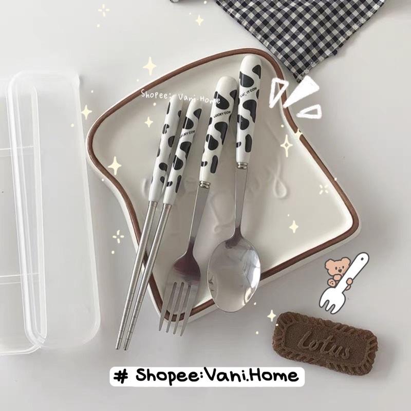Bộ đũa thìa inox cá nhân hoạ tiết bò sữa dễ thương - Set 3 thìa đũa muỗng văn phòng, dã ngoại, du lịch