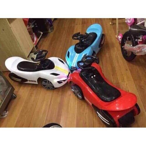 XE LẮC CHÒI CHÂN Ô TÔ CÓ NHẠC ĐÈN HÀNG CAO CẤP - XE CHÒI CHÂN CHO BÉ YÊU