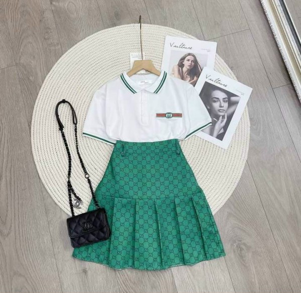 Set polo viền và chân váy GC