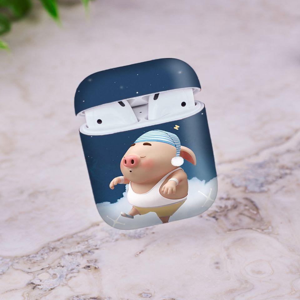 Miếng dán skin chống bẩn cho tai nghe AirPods in hình Heo con dễ thương - HEO2k19 - 155 (bản không dây 1 và 2)