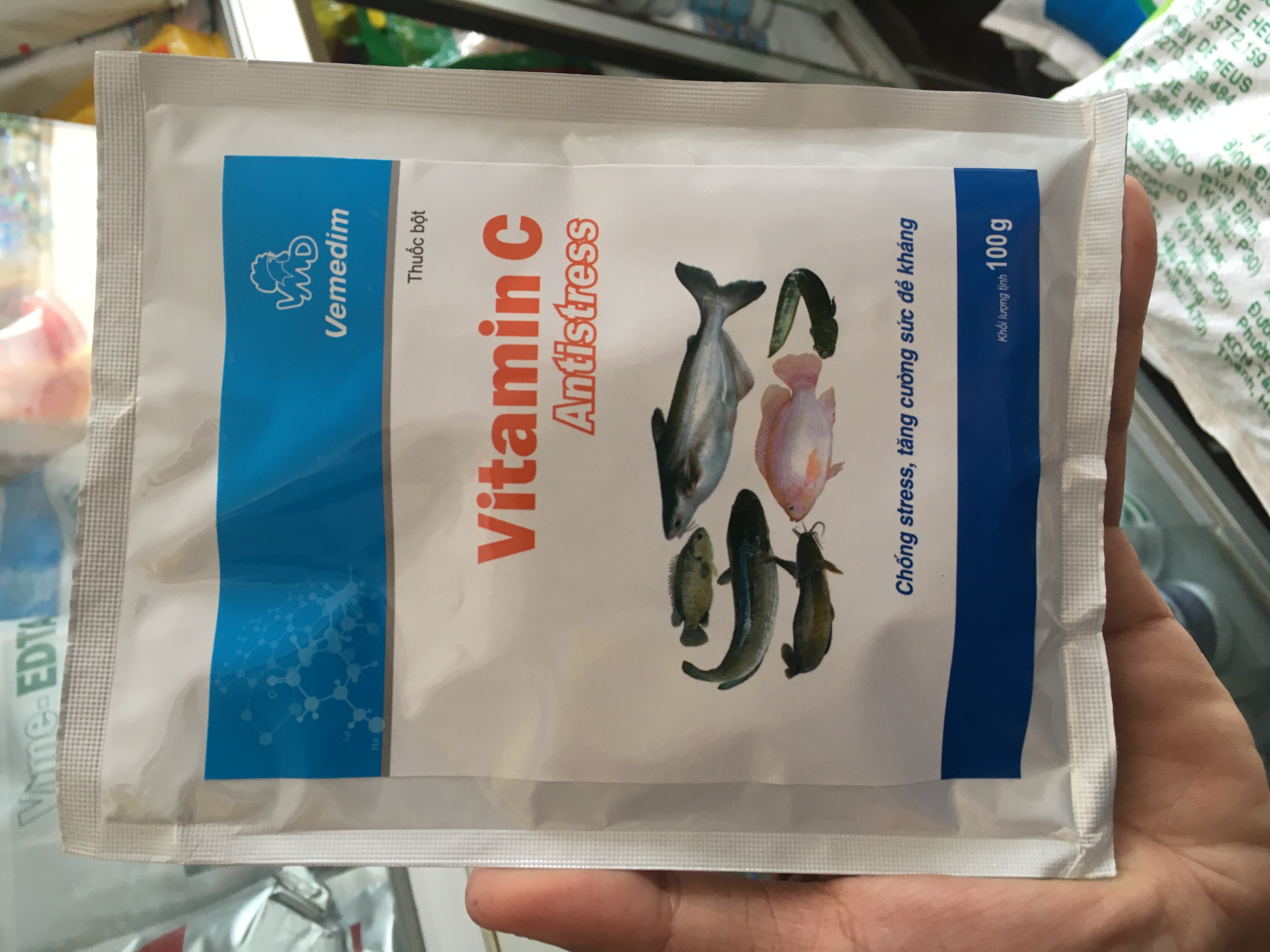 Vitamin c chống căng thẳng , tăng cường sức khẻo cho cá kèo, cá basa, cá kèo, cá lóc, cá điêu hồng, cá rô,dùng cho ao hồ bể nuôi cá vemedim